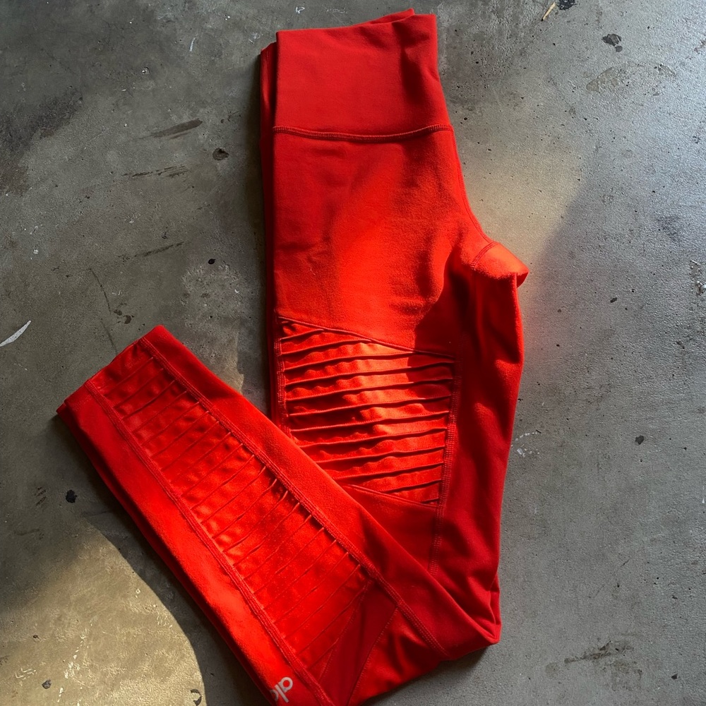 RED ALO LEGGINGS❤️‍🔥